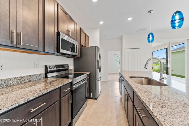 Building Photo - 1037 Canfield Cir