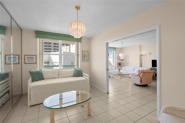 Building Photo - 5001 Collins Ave