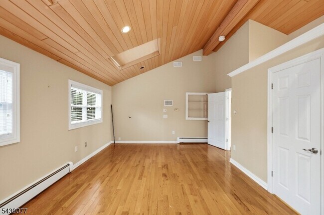 Building Photo - 47 Crossbrook Rd