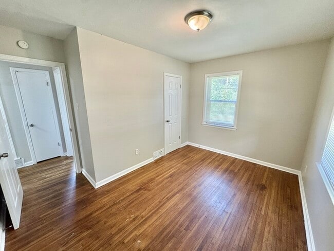 Building Photo - 4179 Leweir St