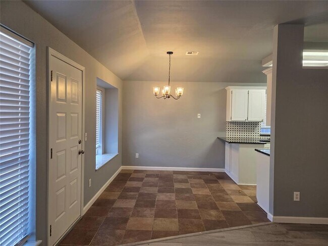 Building Photo - 9401 Buttonfield Ave