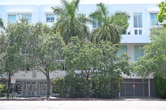 Building Photo - 1428 West Ave