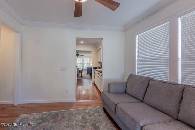 Building Photo - 214 Hopkins St