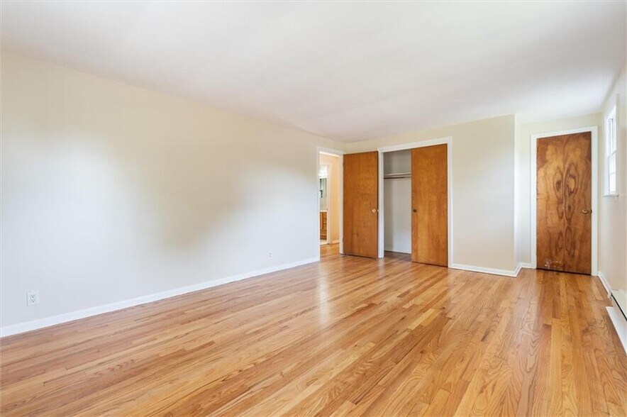 Building Photo - 2101 Bellevue Ave