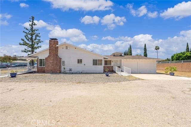 Building Photo - 1345 S Jellick Ave