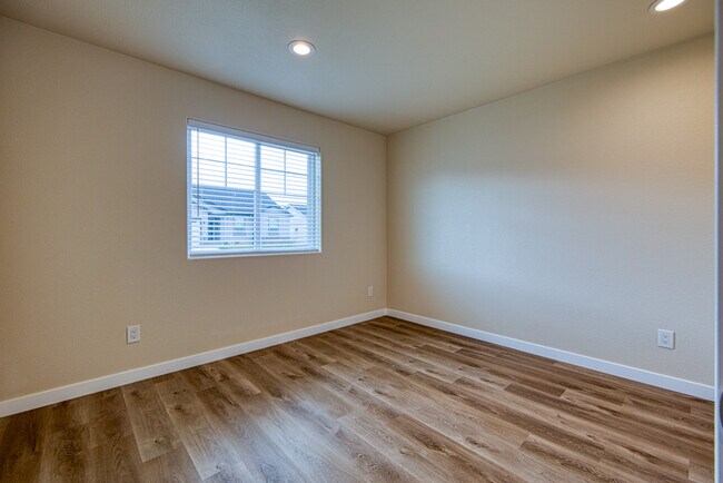 Building Photo - 5489 Shalynn Dr