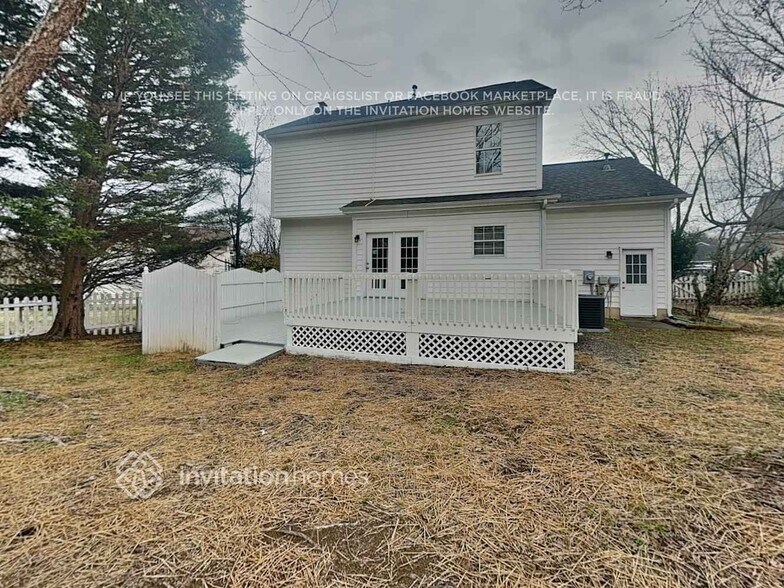 Building Photo - 9645 Melanie Thompson Dr