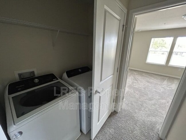 Building Photo - 1872 Erudite Wy