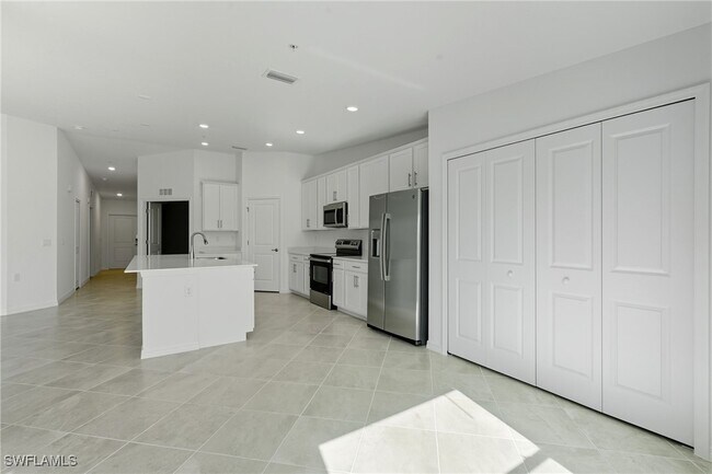 Building Photo - 15155 Bluffton Ln
