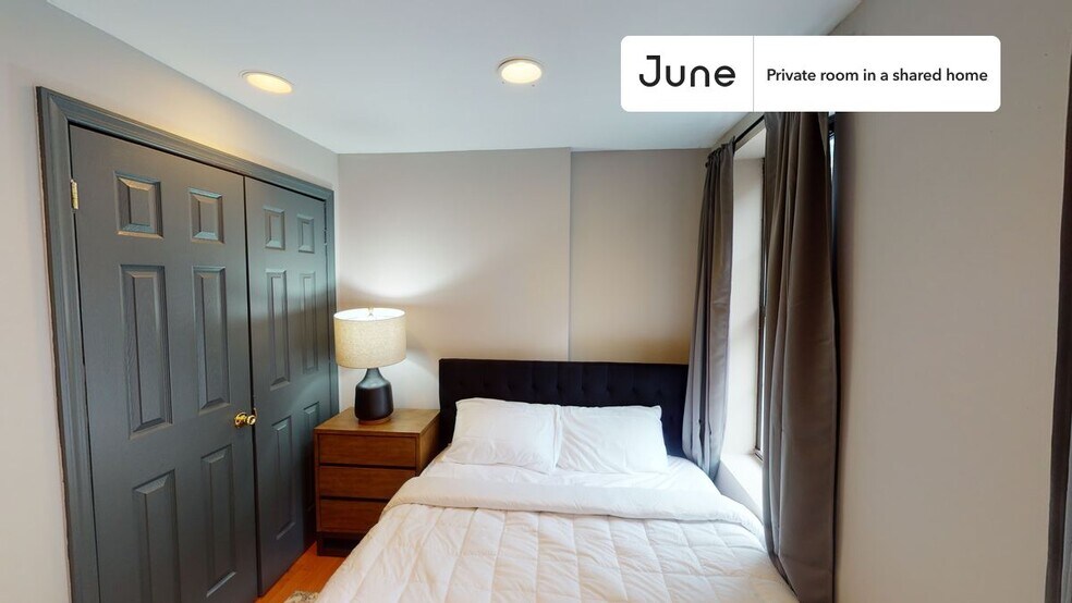 Building Photo - Room in Shared 3 bed/1 bath home