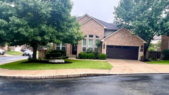 Front of house (located on 1/2 culdesac) - 18439 Rogers Bend