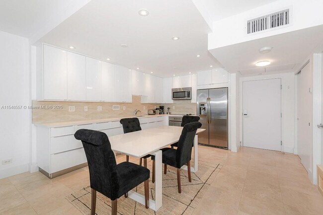 Building Photo - 2301 Collins Ave