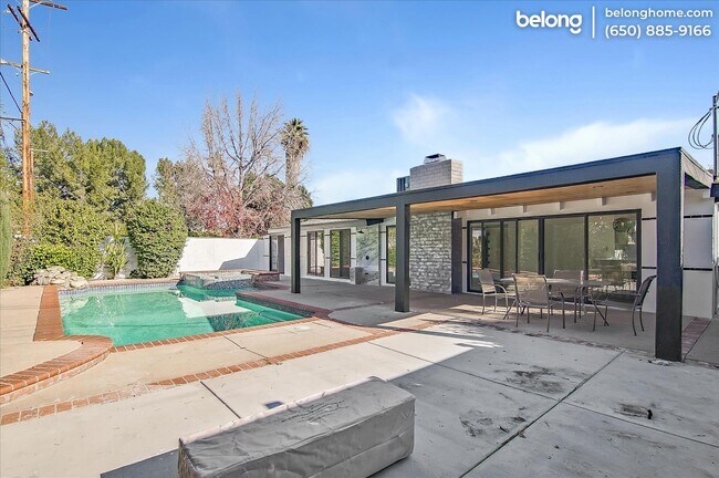 Building Photo - 6513 Corbin Ave