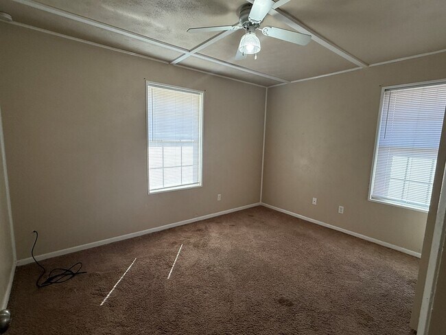 Building Photo - 4425 Conley Ave