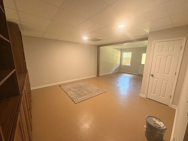 Building Photo - BOGART HOME | 4BD 3.5B