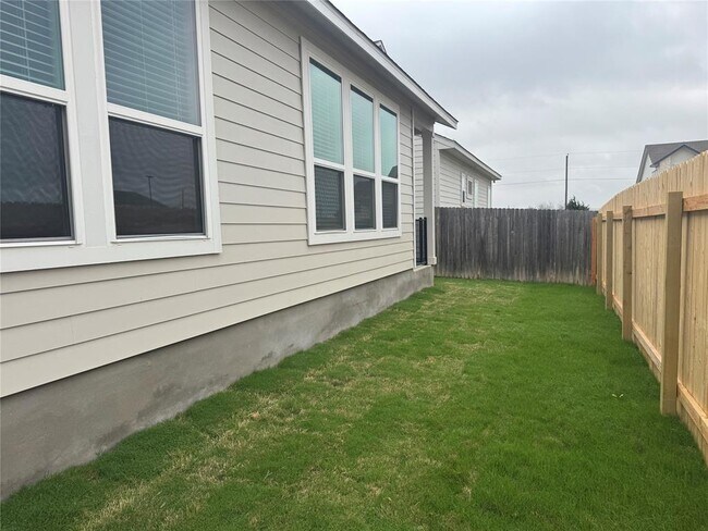 Building Photo - 5331 Bruno St