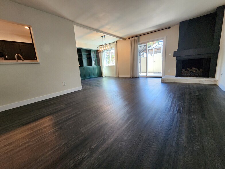 Building Photo - 4030 Mount Acadia Blvd