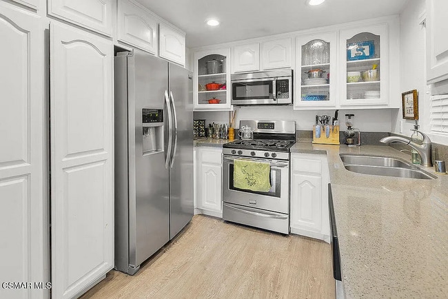 Building Photo - 1340 E Hillcrest Dr