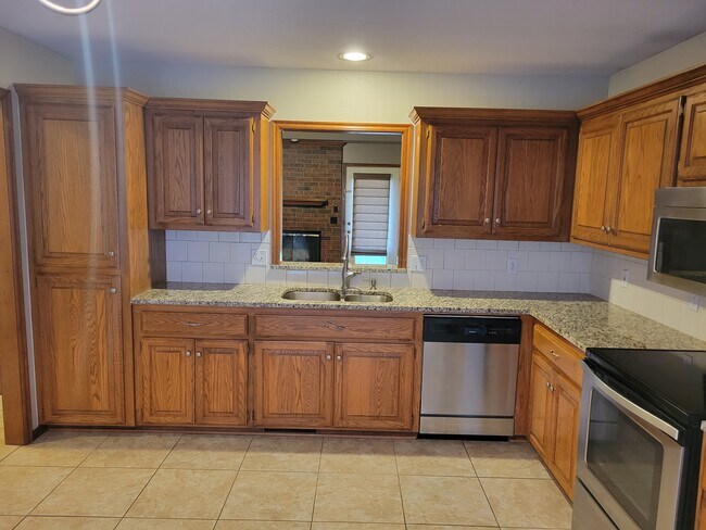 Lots of storage in the kitchen - 921 Blue Ridge Dr