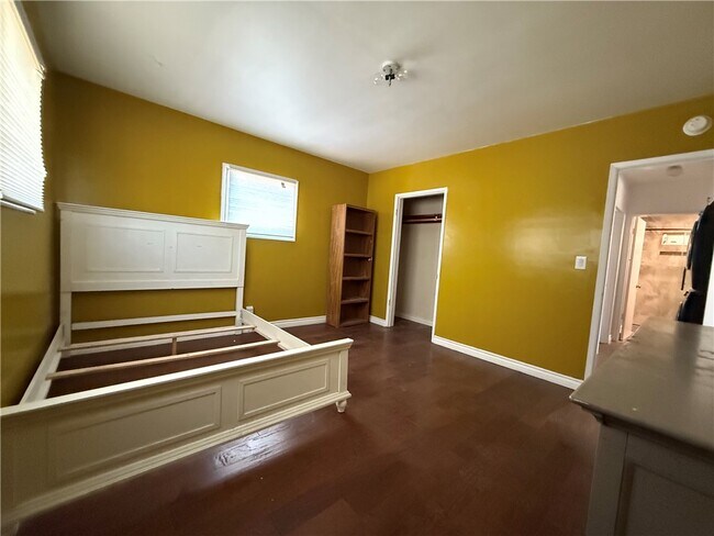 Building Photo - 5550 Pal Mal Ave