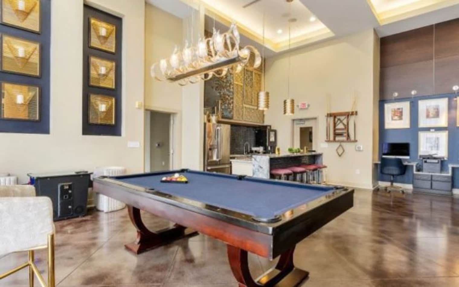 Building Photo - 705 Town Blvd