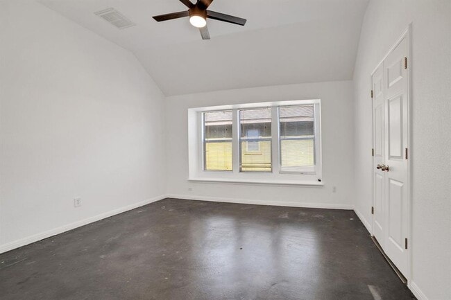 Building Photo - 15100 Parrish Ln