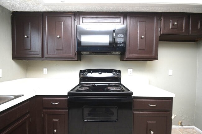 Building Photo - 379 Richvale Ln