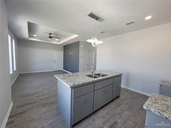 Building Photo - 3815 Las Vistas Ln