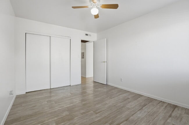 Building Photo - $1,495.95 - 1 Bed, 1 Bath Condo in Denver with In Unit Washer/Dryer and Central AC!
