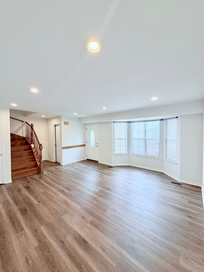 Building Photo - 1120 Keswick Ln