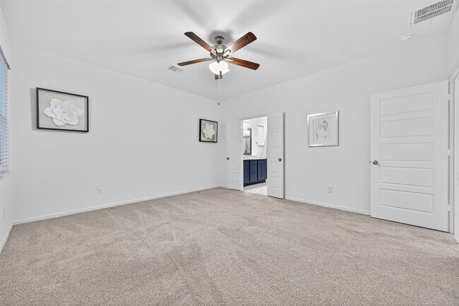 Building Photo - 27228 Mockingbird Ter Ln