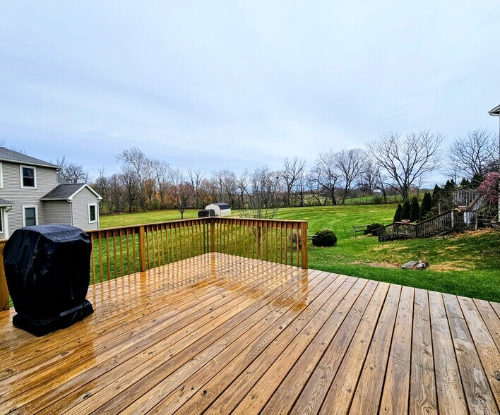 Building Photo - 71 Laurel Dr