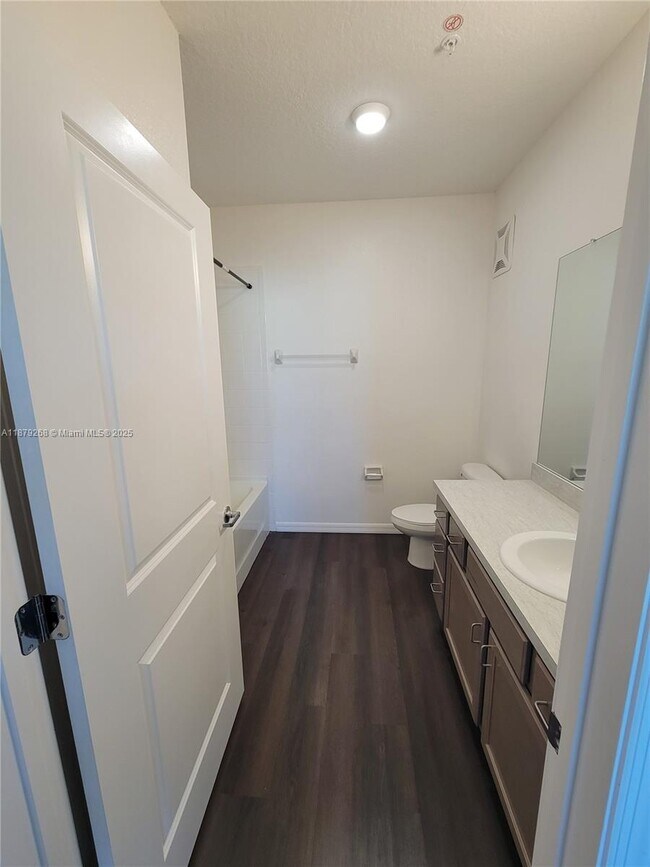 Building Photo - 8271 Tanager Sq