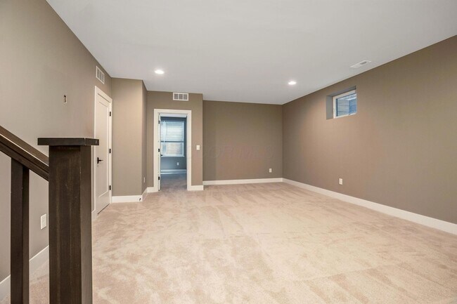 Building Photo - 1168 Edgehill Rd