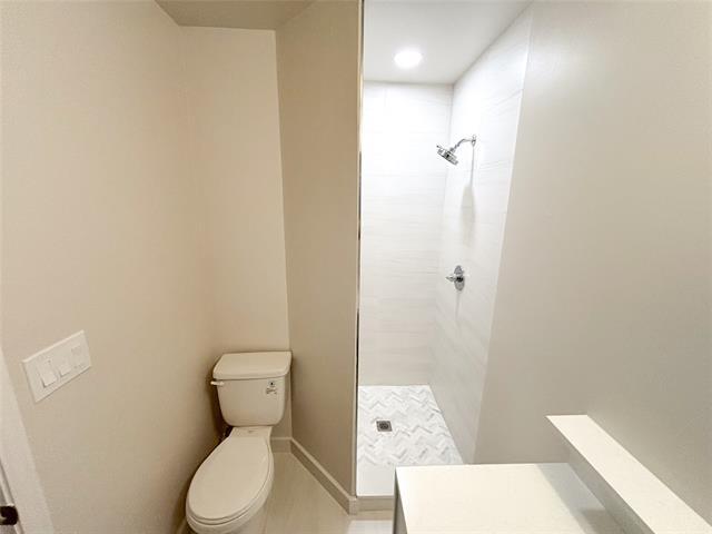 Building Photo - 2109 Highwood Dr
