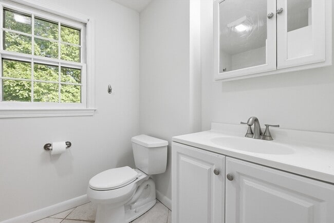 Building Photo - 146 Russet Ln