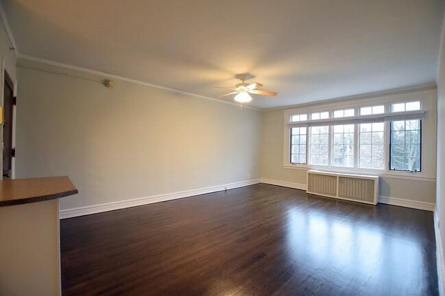 Living Room - 460 Winnetka Ave.