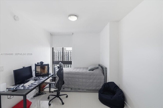 Building Photo - 5300 Paseo Blvd