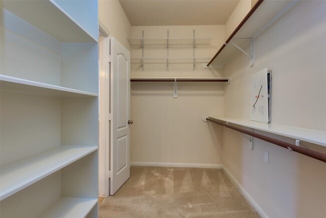 Building Photo - 6906 Patterson Dr