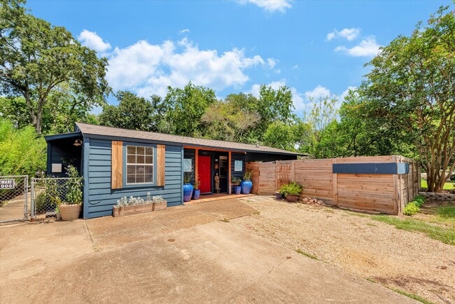 Building Photo - 3914 Ella Blvd