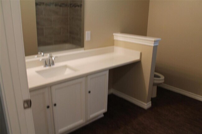 Building Photo - 4518 Hamilton Ave