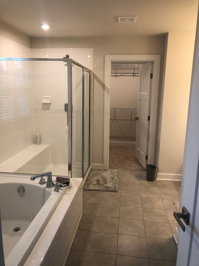 Building Photo - 2198 Craven Ln