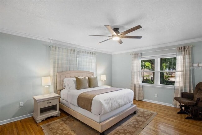 Building Photo - 2014 8th Terrace SE