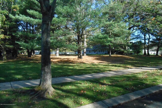 Building Photo - 112 Arrowwood Ct