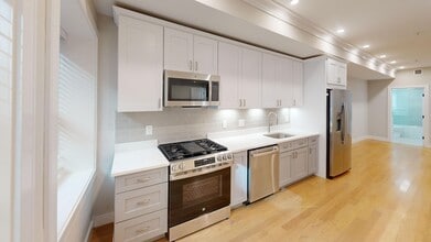 Building Photo - Theatre District 3 Bed – W/D in Unit – No Fee – 9/1