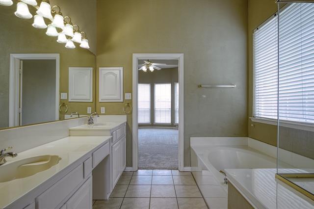 Building Photo - 3913 Dunwich Dr