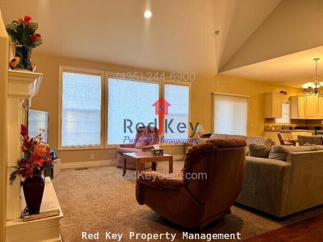 Building Photo - 739 Elk Meadow Loop