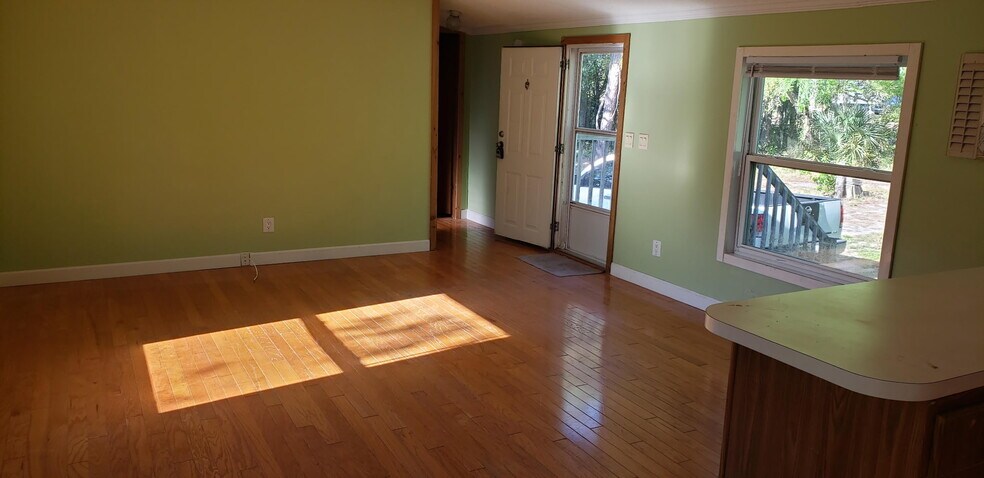 Building Photo - 17014 Meridian Blvd