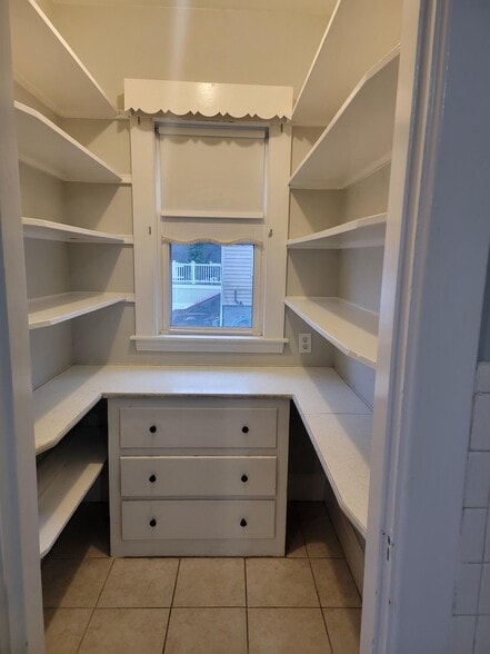 Building Photo - 1054 Washington St