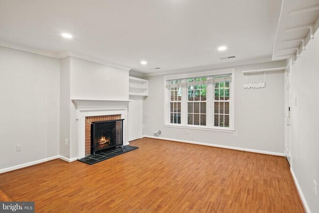 Building Photo - 1956 N Cleveland St